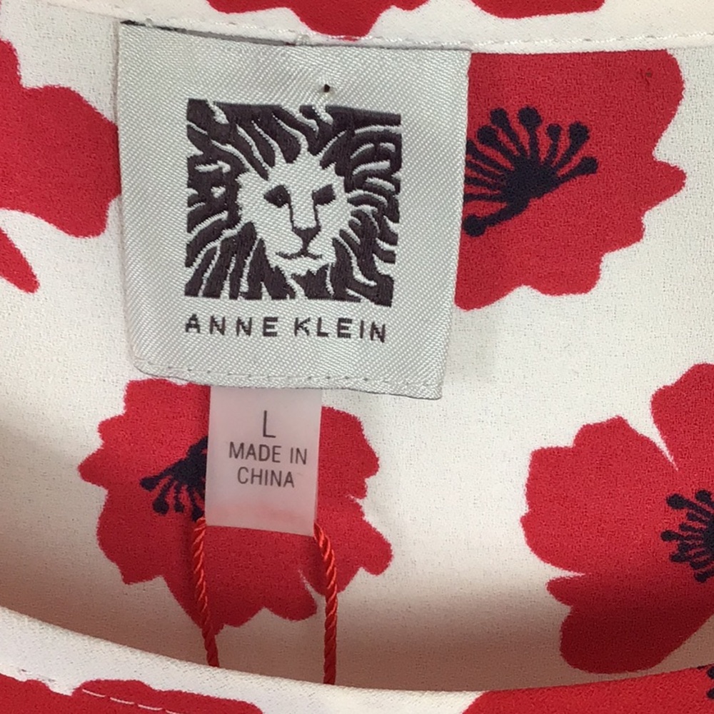 Brand New with Tags Anne Klein Cream top Red Pinot floral print Size large - Picture 3 of 6